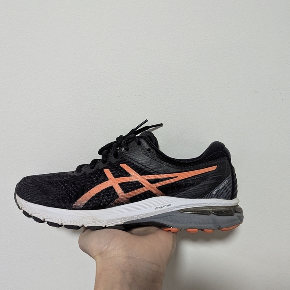 Asics Shoes - Asics Gt-2000 women's running shoes size 9US